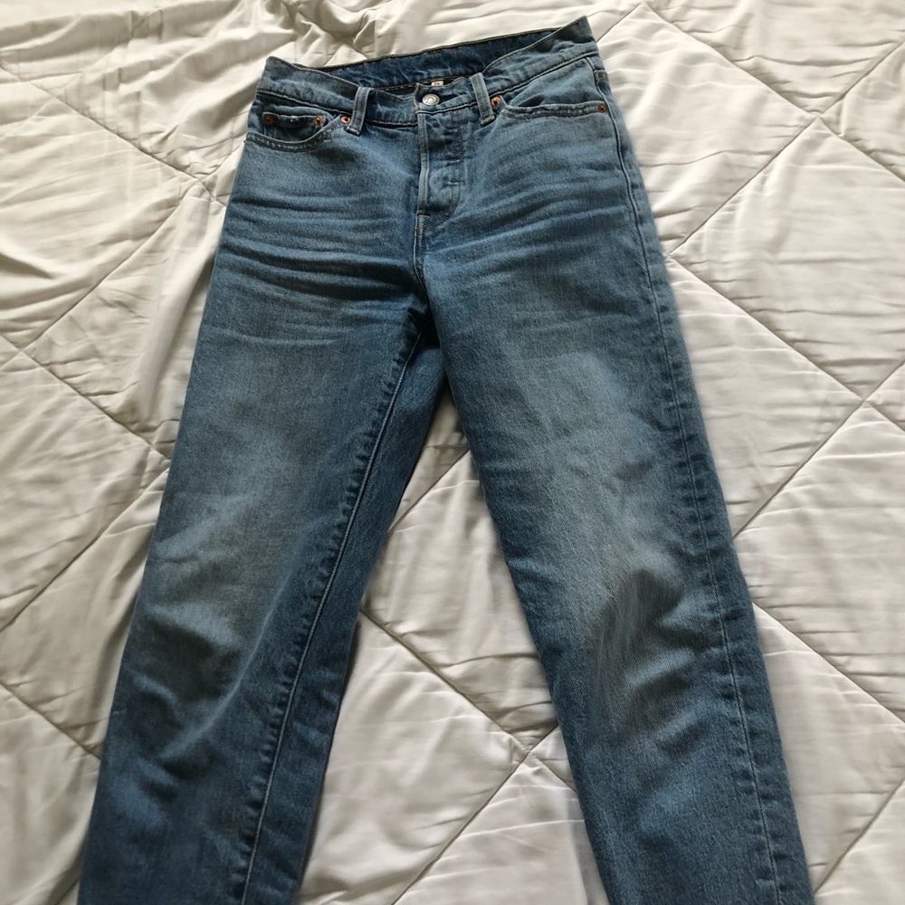 Levi’s mom jeans